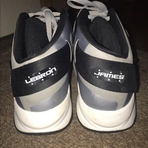 Nike Lebron James Zoom Soldier 6